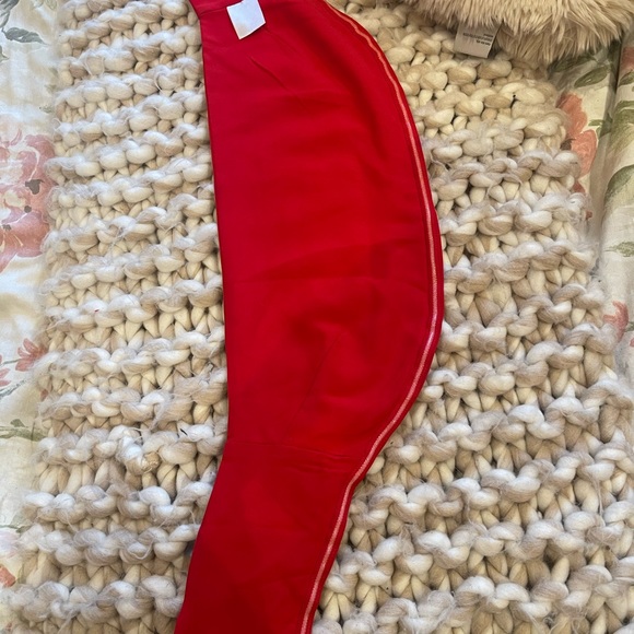 Red zip crop top - Picture 5 of 5